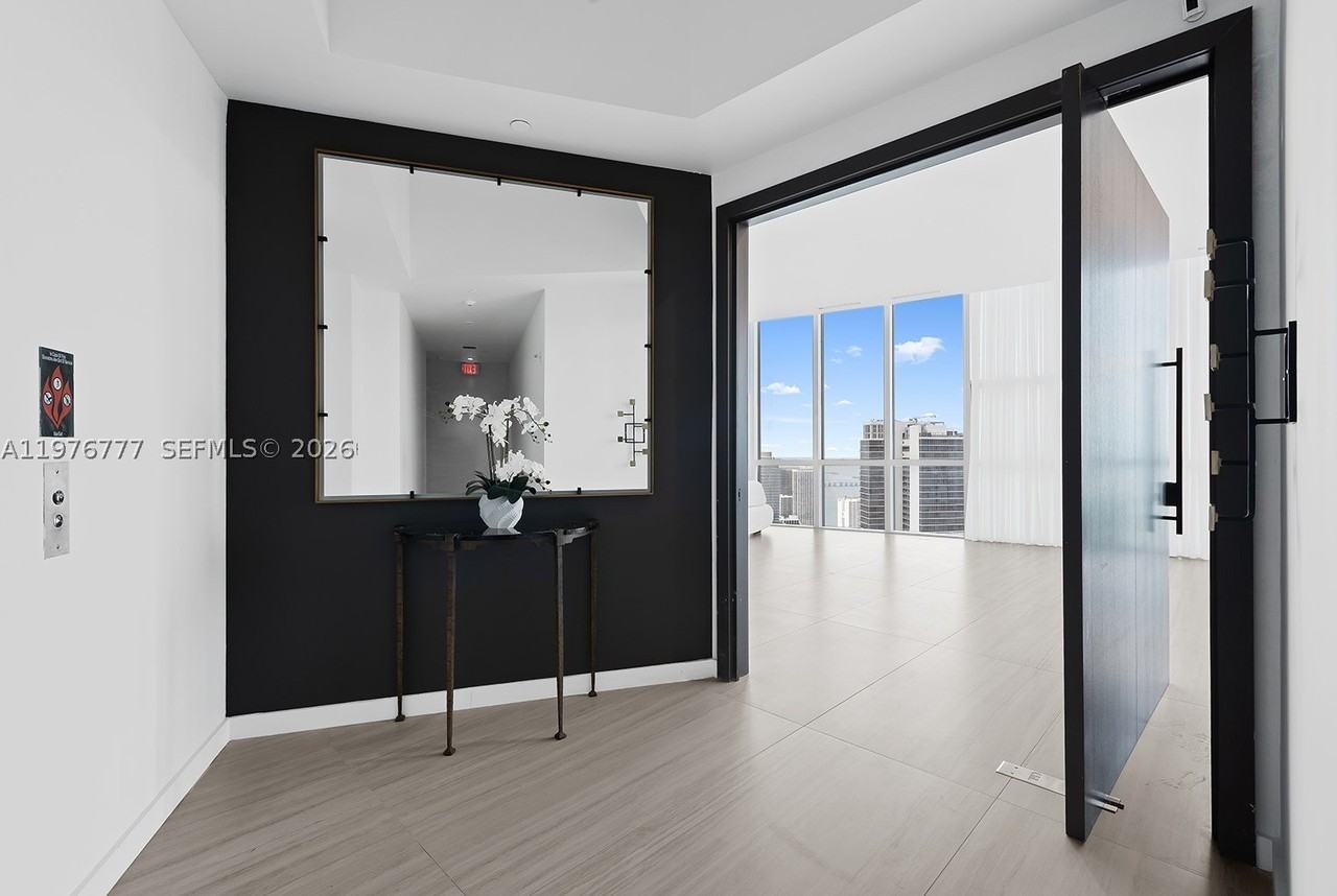 851 Ne 1st Ave - Photo 6 of 50