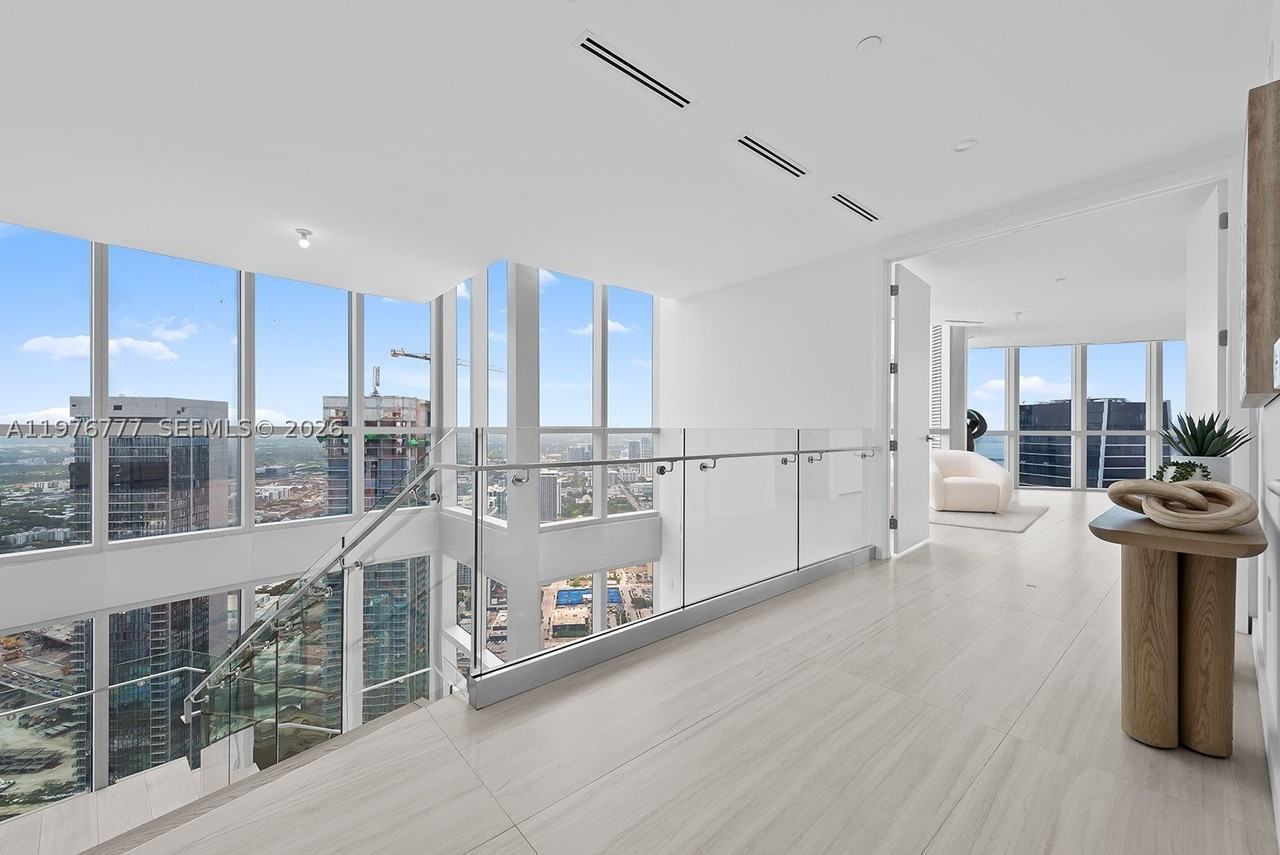 851 Ne 1st Ave - Photo 7 of 50