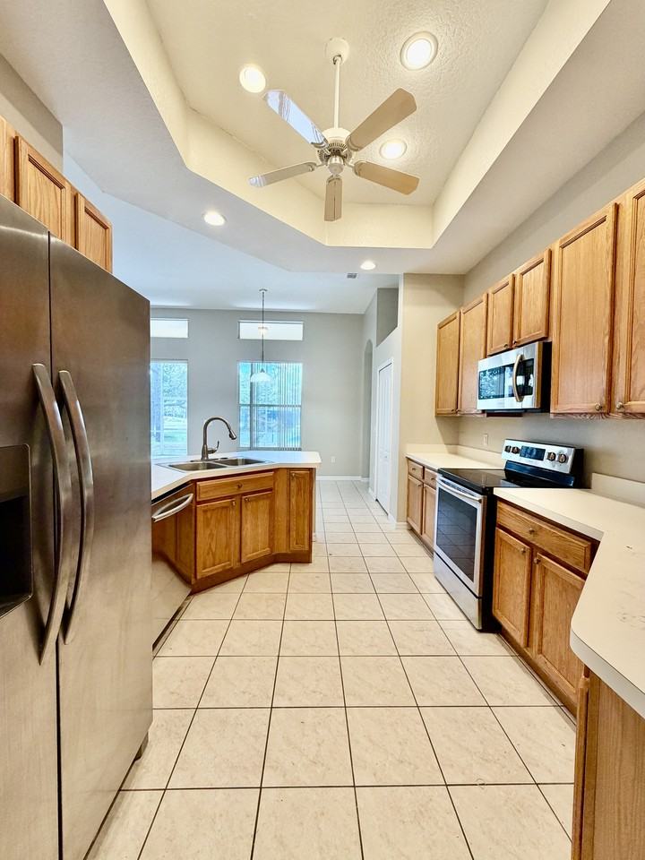 2708 Wood Pointe Dr #1 - Photo 2 of 33