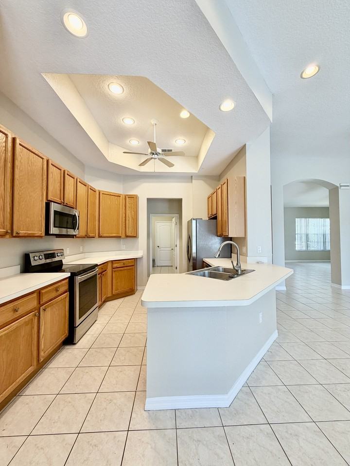 2708 Wood Pointe Dr #1 - Photo 3 of 33