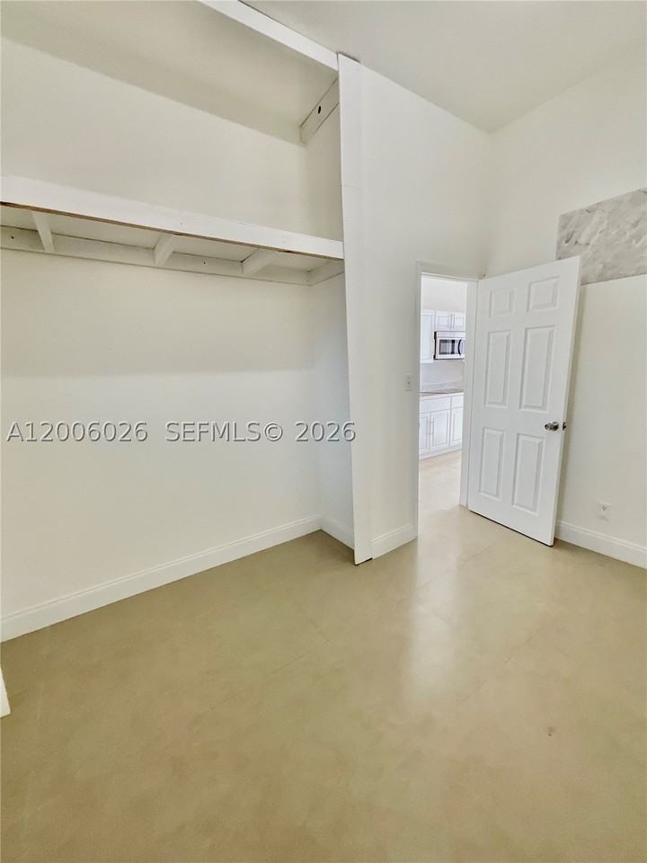 2516 Cleveland St #B - Photo 3 of 7