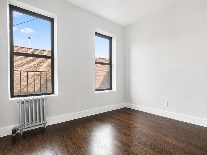 1885 Amsterdam Ave - Photo 2 of 8