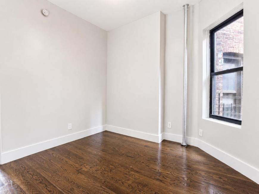 1885 Amsterdam Ave - Photo 4 of 8