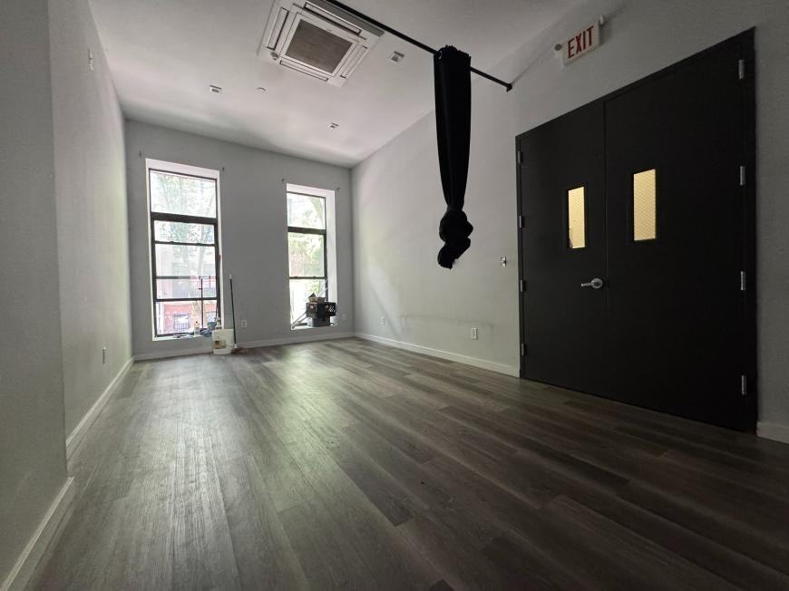 237 E 31st St - Photo 5 of 8