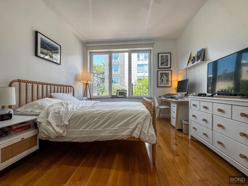 218 Withers St - Photo 3 of 6