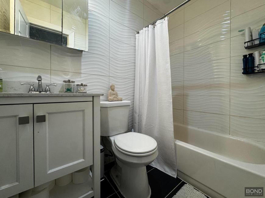 218 Withers St - Photo 4 of 6