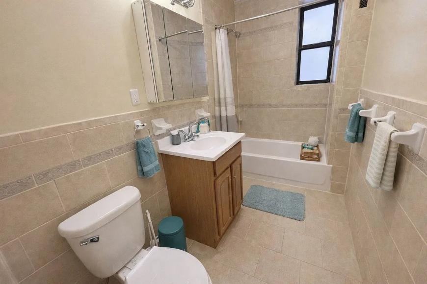 1005 Walton Ave - Photo 4 of 5