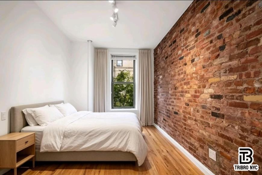 177 Thompson St - Photo 2 of 5