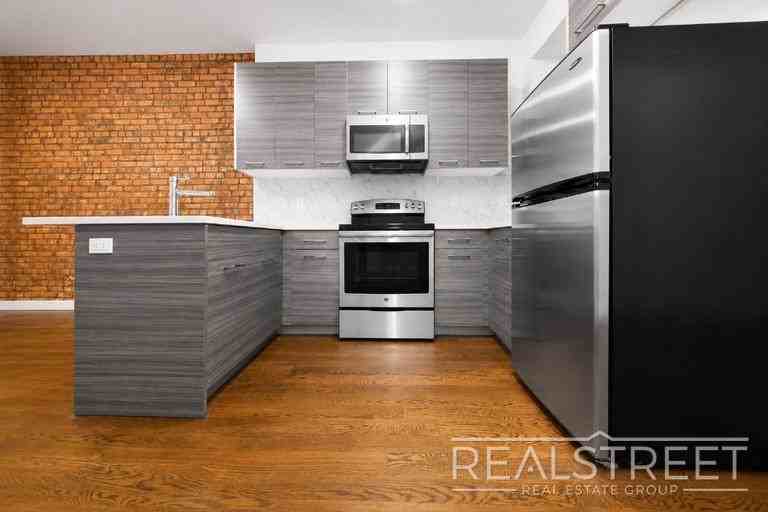 890 Jefferson Ave - Photo 3 of 10