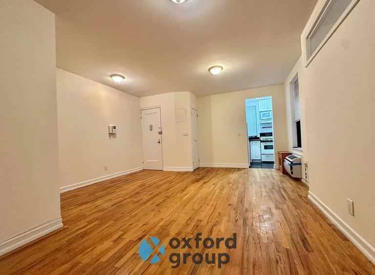 142 W 81st St - Photo 4 of 9
