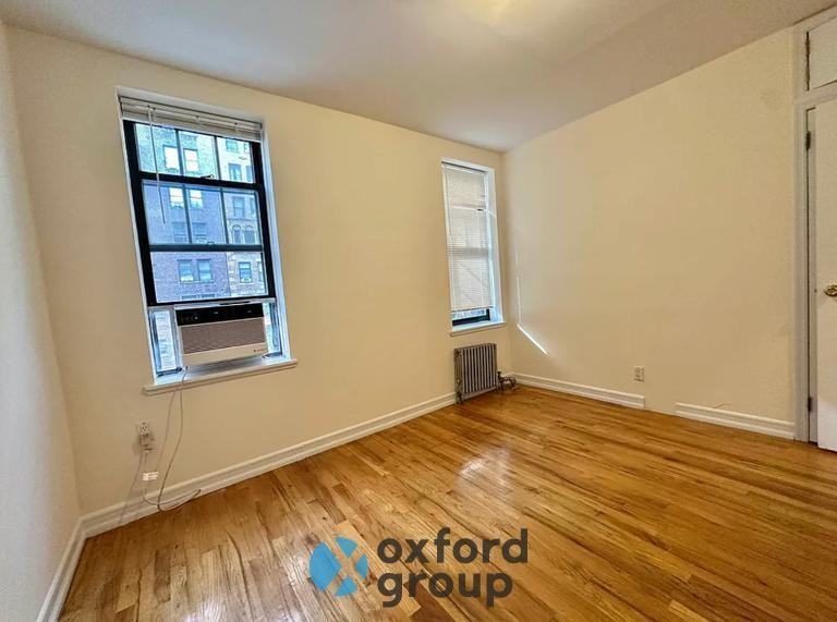 142 W 81st St - Photo 6 of 9