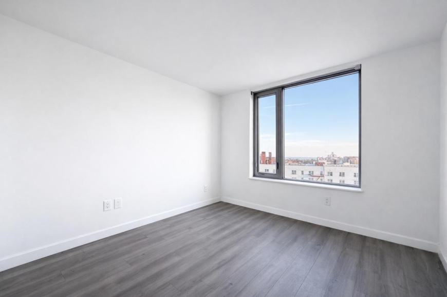 1524 Sheepshead Bay Rd - Photo 4 of 10