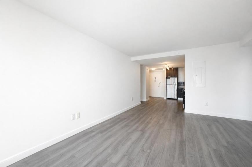 1524 Sheepshead Bay Rd - Photo 7 of 10