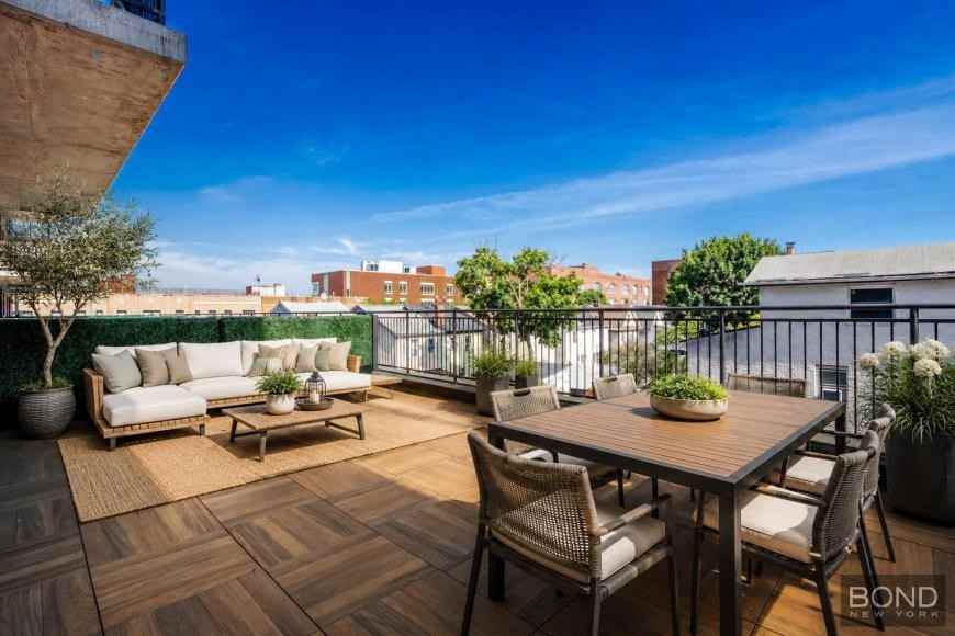 17802 Hillside Ave - Photo 2 of 10