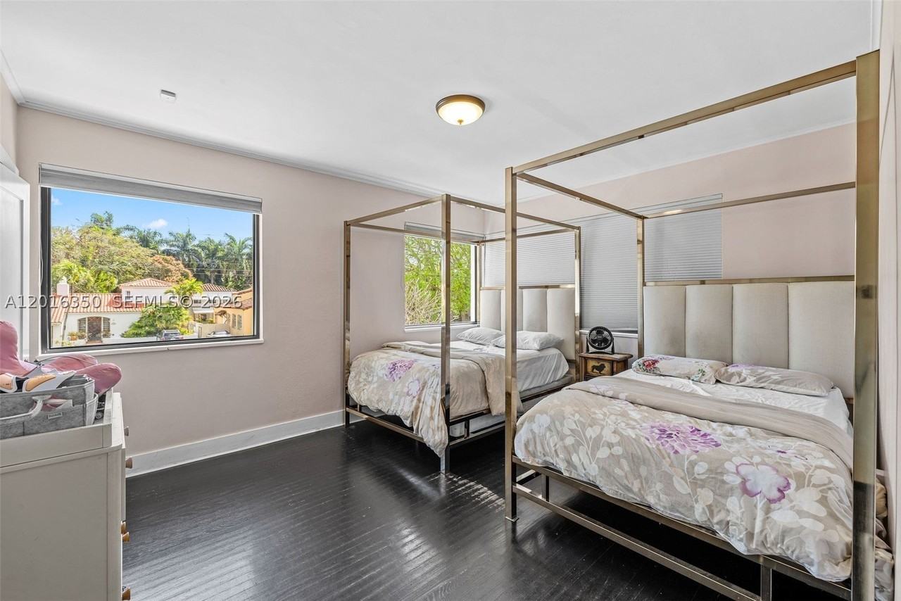 3420 Sheridan Ave - Photo 3 of 29