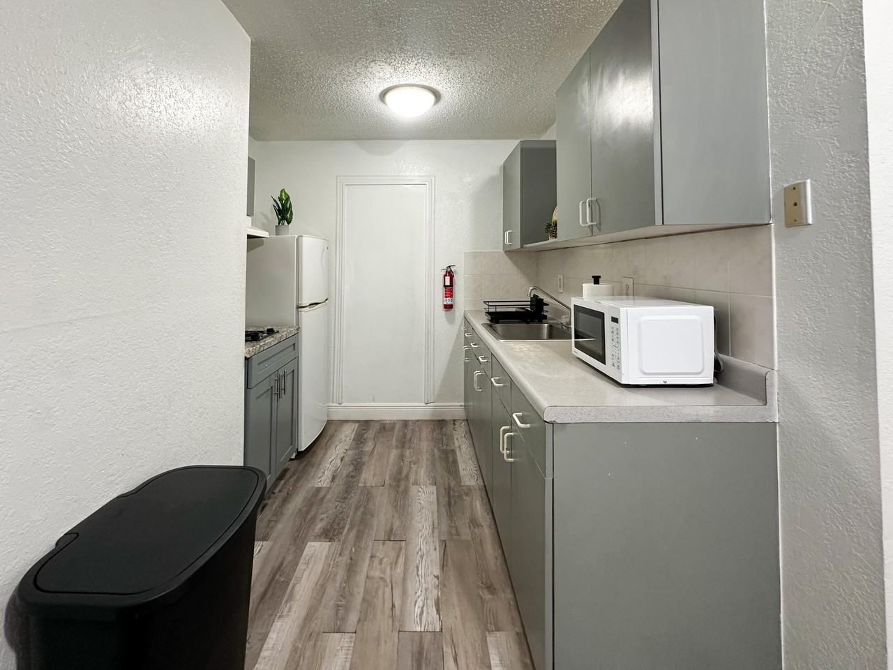N Lincoln Ave - Photo 3 of 10