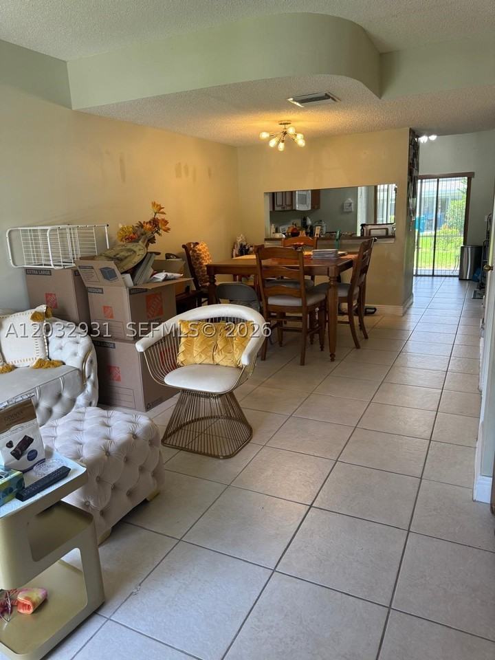 16682 Hemingway Dr - Photo 3 of 27