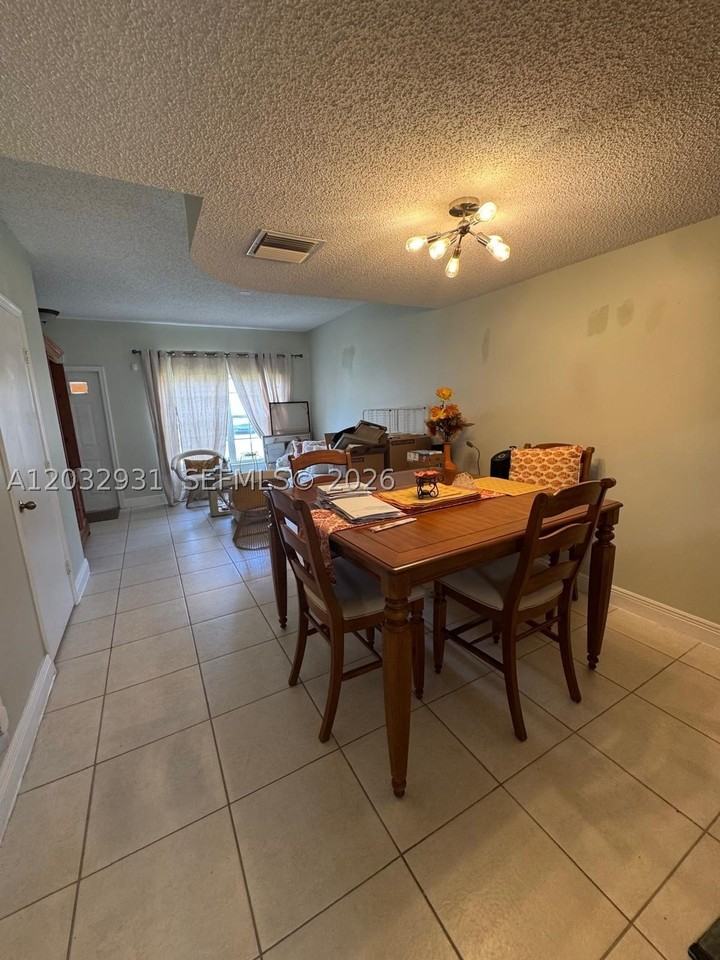 16682 Hemingway Dr - Photo 6 of 27