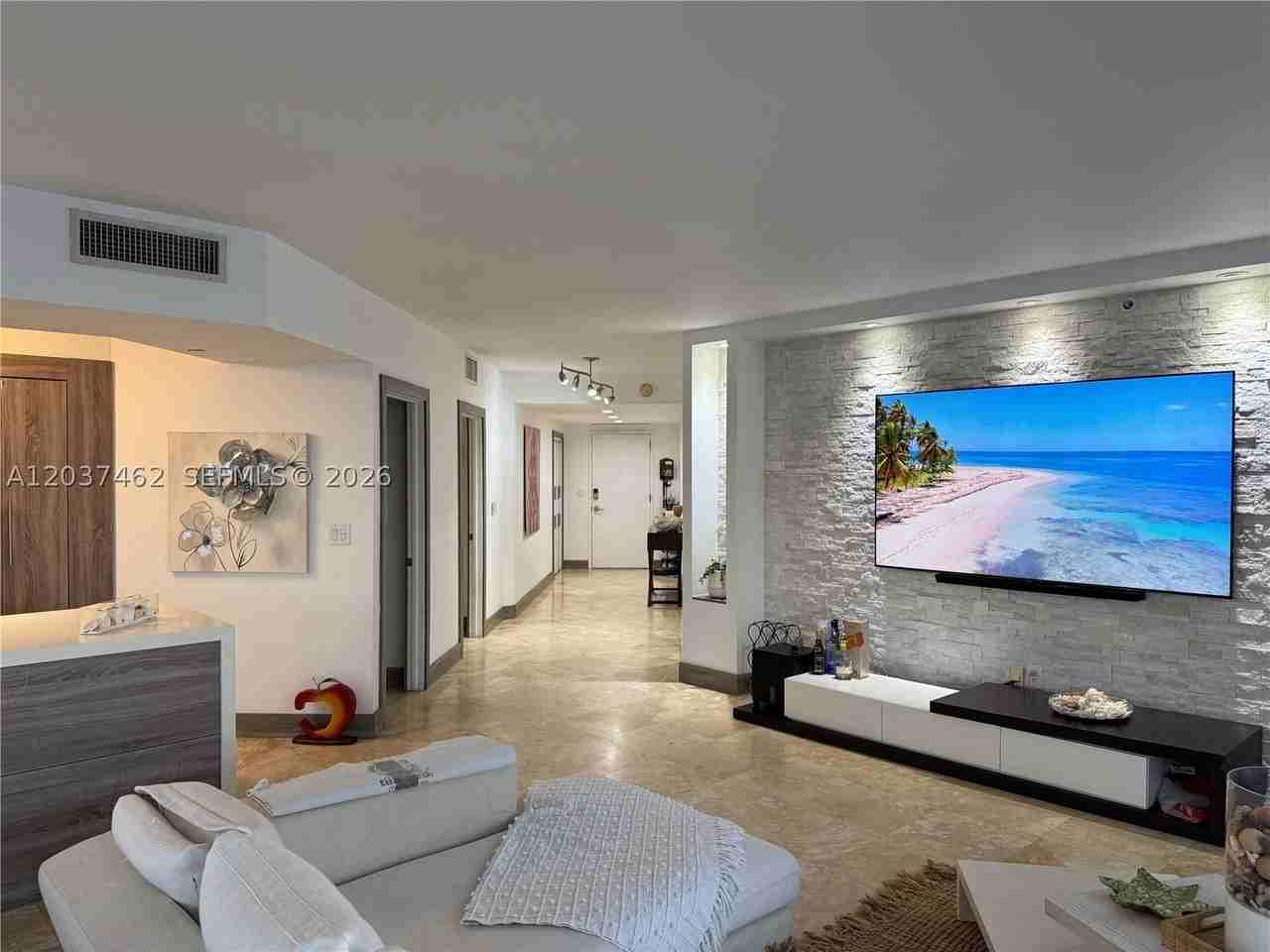 6365 Collins Ave #2201 - Photo 5 of 11
