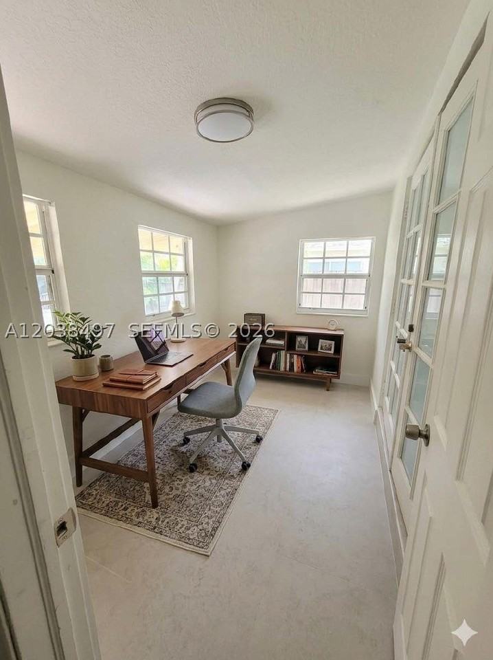 18000 Sw 175th St #18002 - Photo 5 of 7