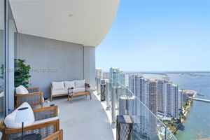 featured image of 300 Biscayne Boulevard Way #4007W