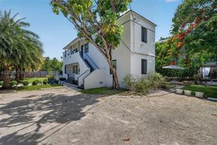 8270 Ne 1st Pl #3 - Photo 1 of 1