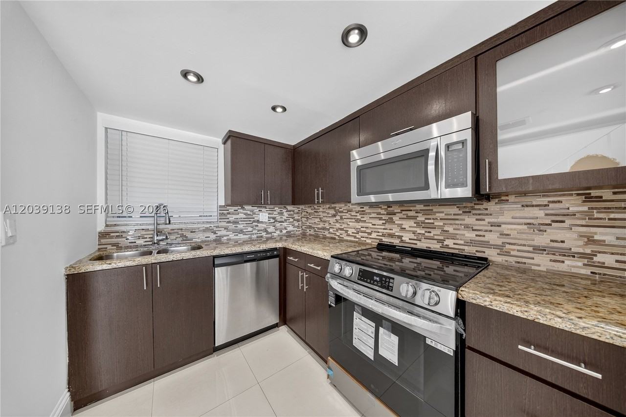 9351 Fontainebleau Blvd #B415 - Photo 6 of 43