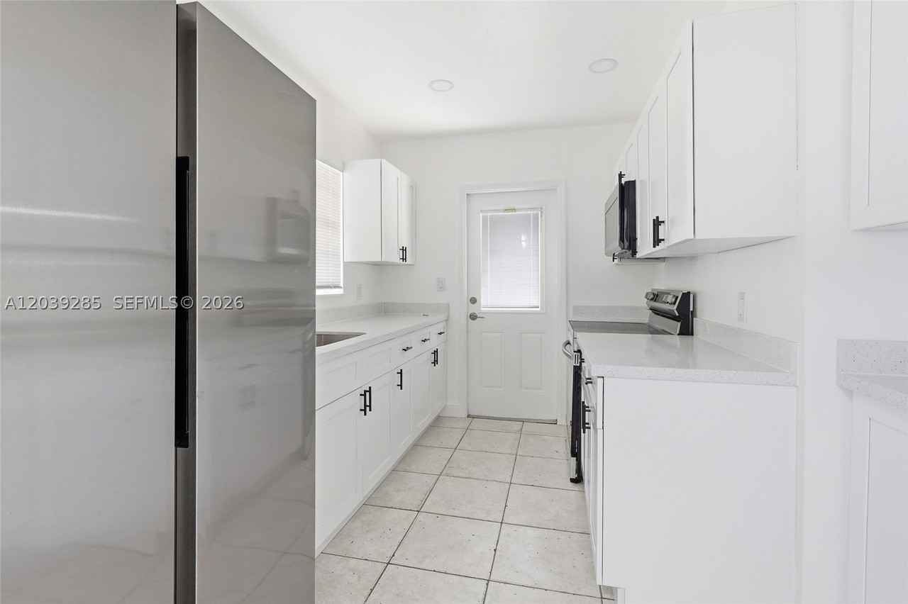 875 Nw 168th Dr #0 - Photo 7 of 30
