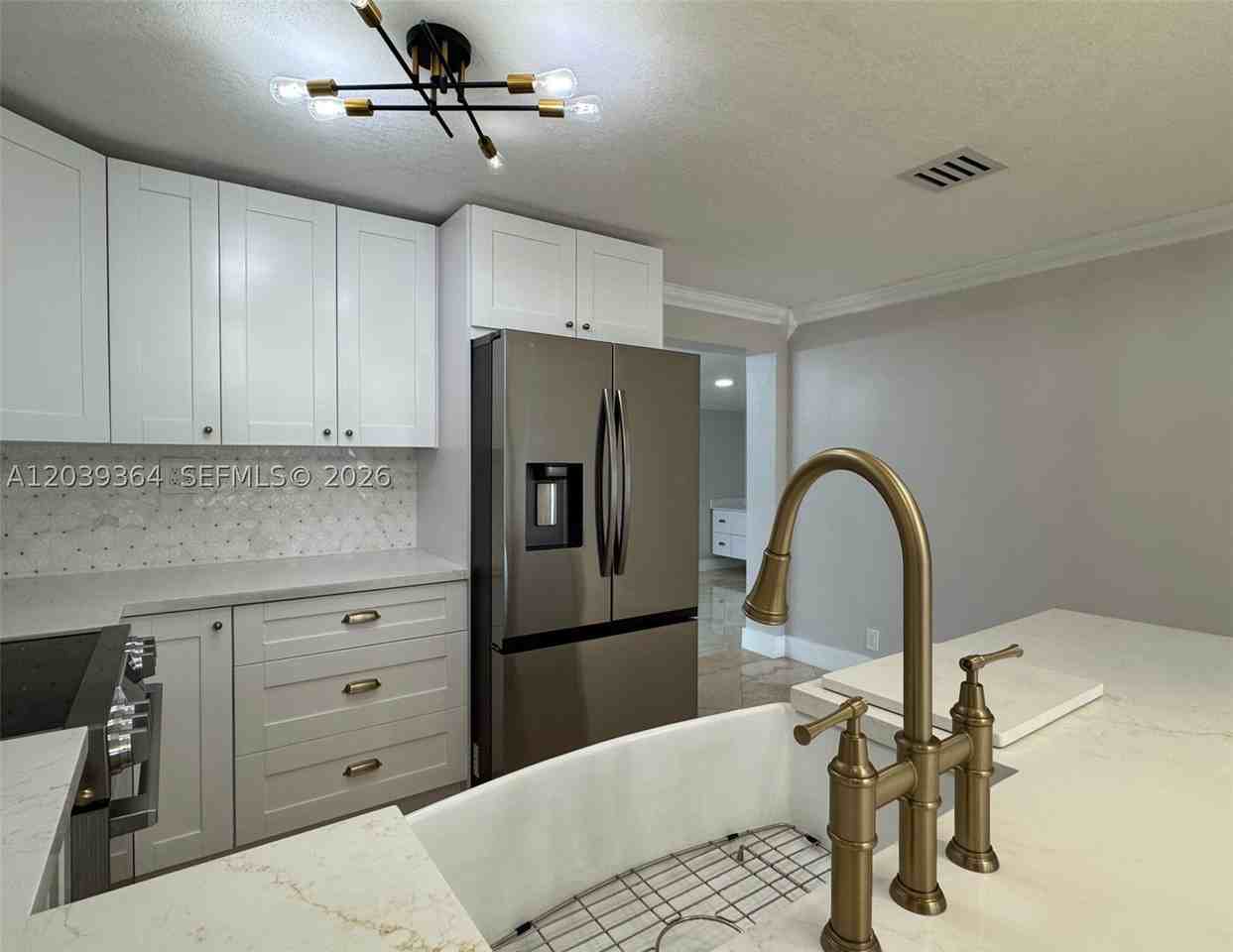 2181 Sw 50th Ave - Photo 5 of 22