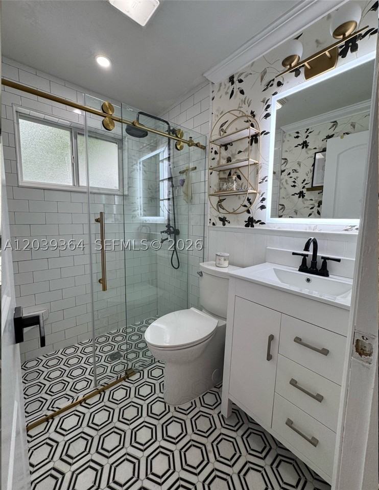 2181 Sw 50th Ave - Photo 7 of 22