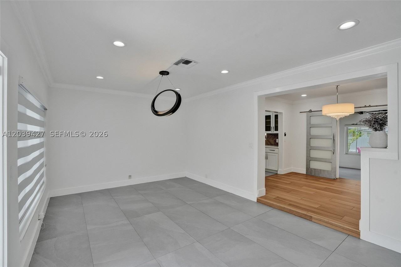 213 Ne 43rd St #213 - Photo 5 of 50