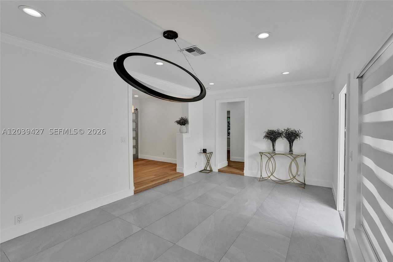 213 Ne 43rd St #213 - Photo 6 of 50