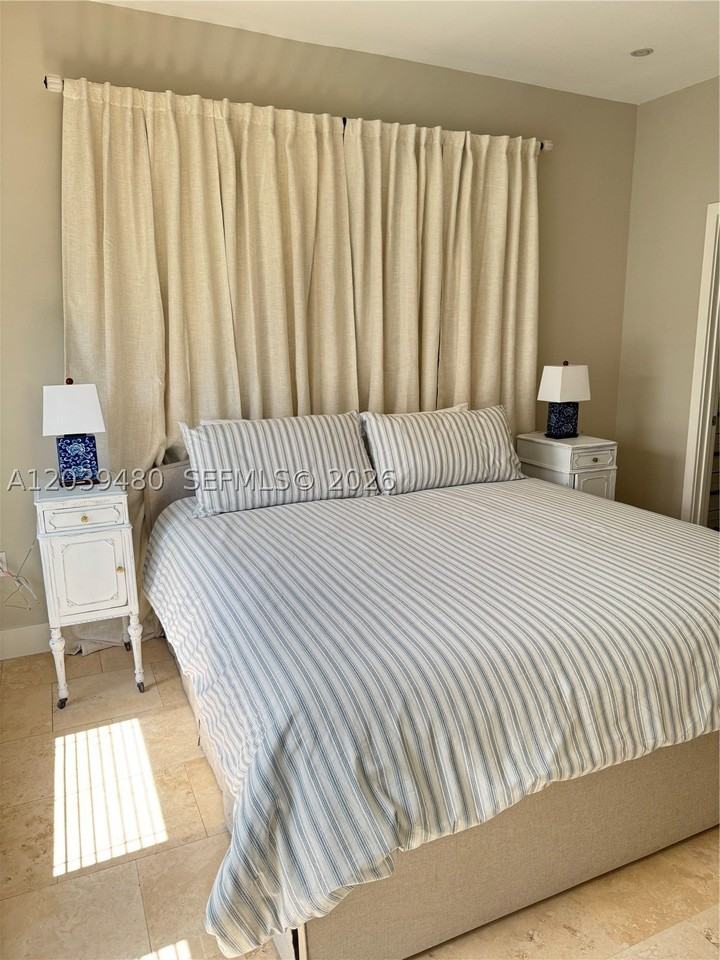 2434 Sw 15th St #2434 - Photo 6 of 25