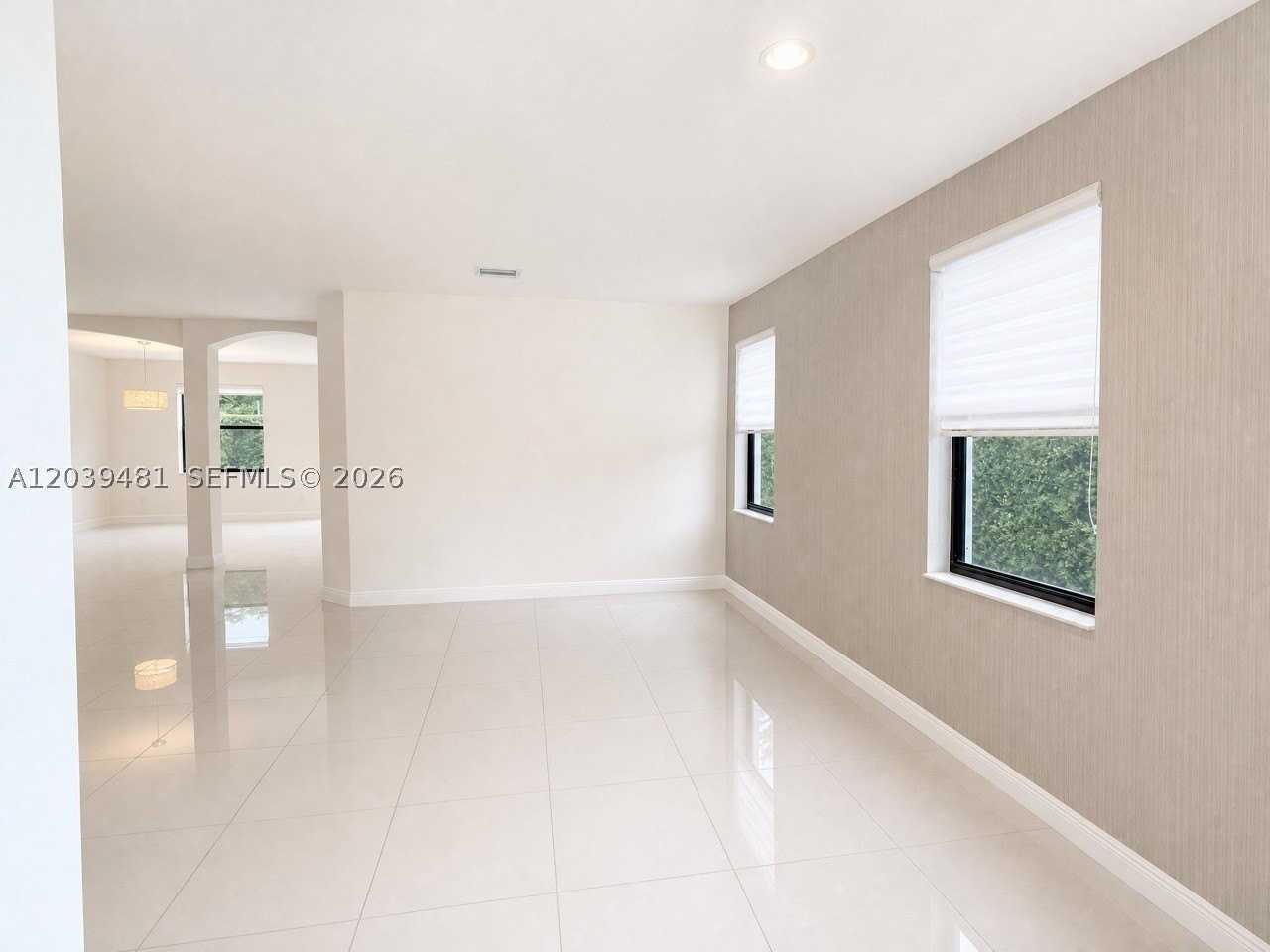 8605 Nw 102nd Ct - Photo 7 of 34