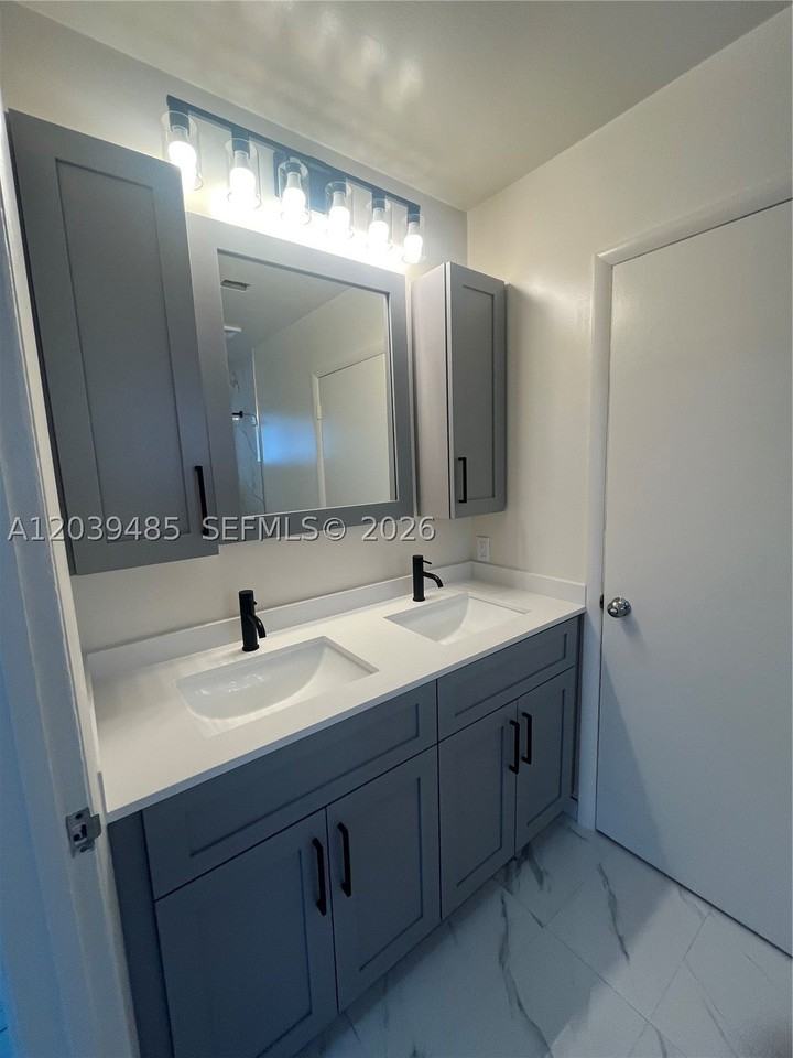 28 E 20th St #1 - Photo 4 of 14