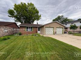 featured image of 2571 Trojan Dr #1