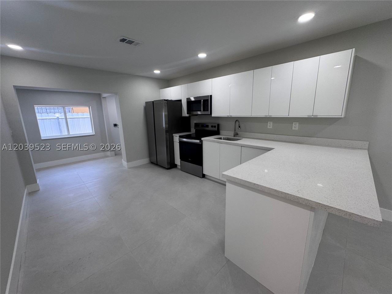 850 Nw 109th St #852 - Photo 4 of 15