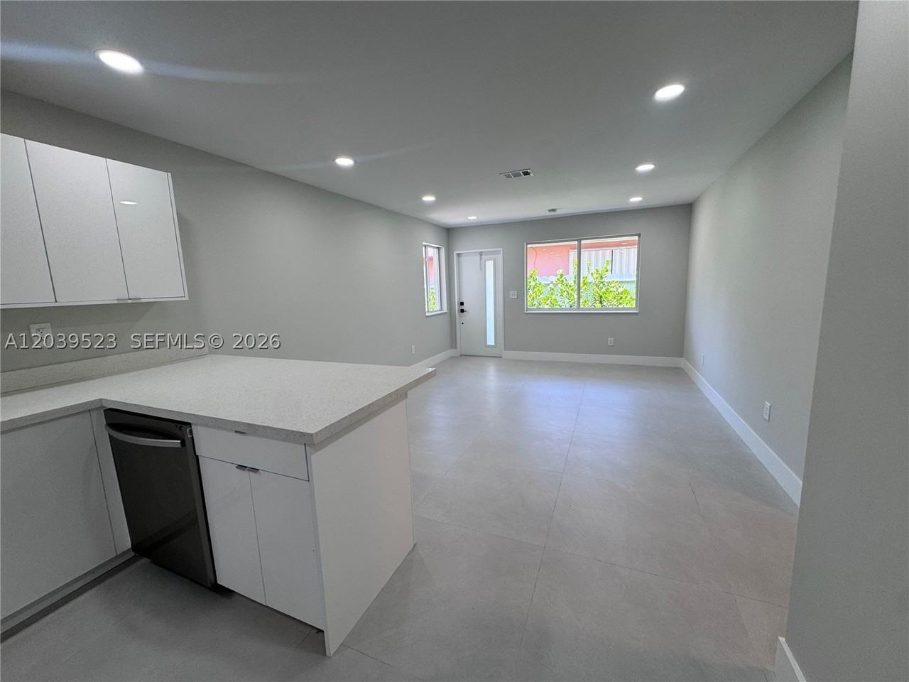 850 Nw 109th St #852 - Photo 5 of 15
