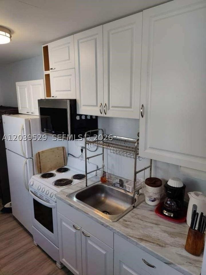 1279 Ne 180th St #1 - Photo 2 of 9