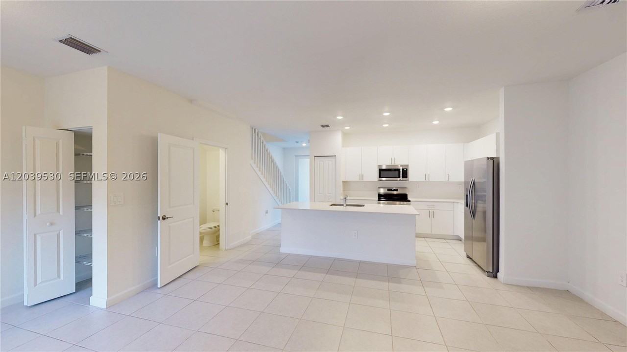 12875 Sw 243rd Ter #12875 - Photo 4 of 35
