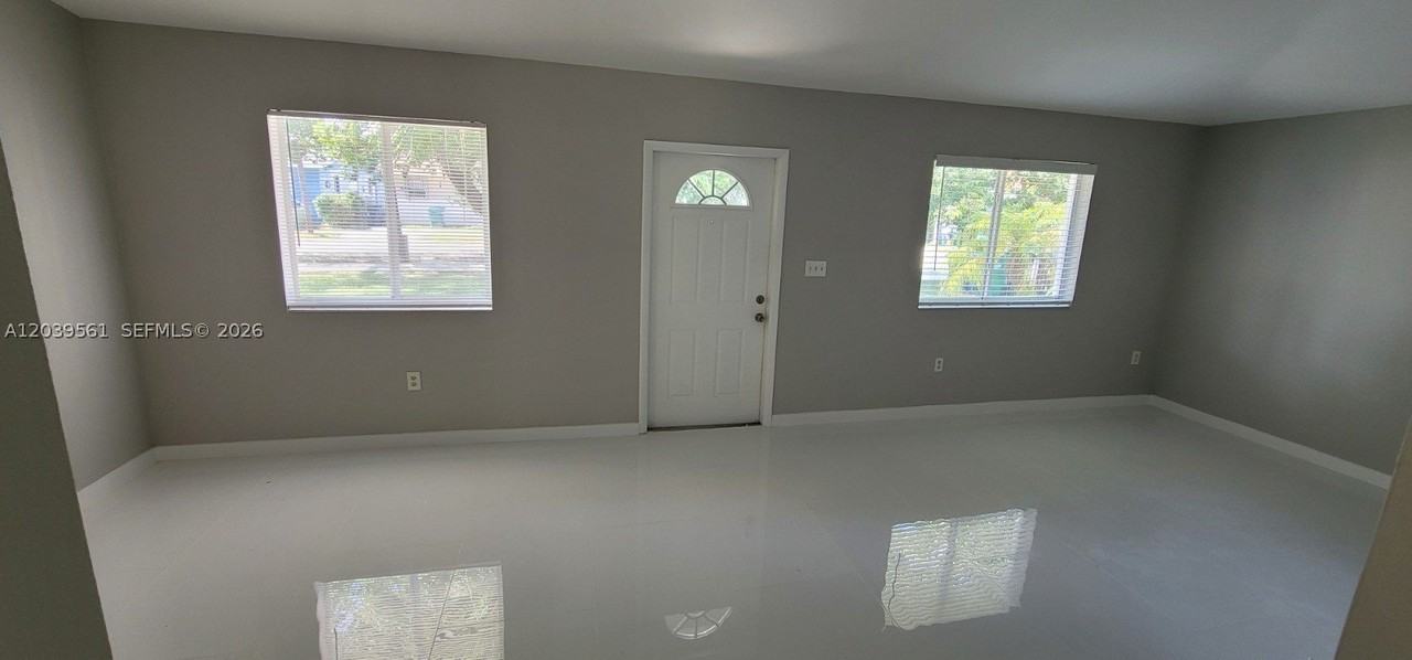 10250 Sw 173rd Ter - Photo 4 of 19
