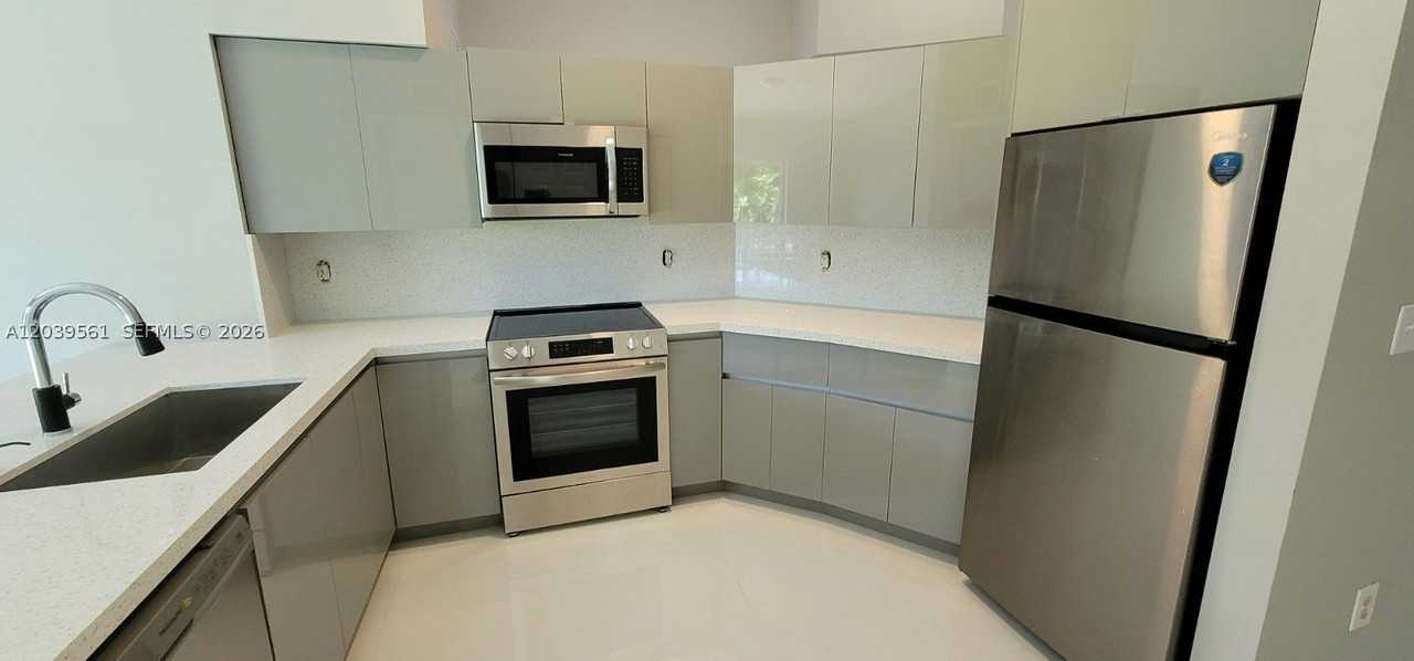 10250 Sw 173rd Ter - Photo 7 of 19