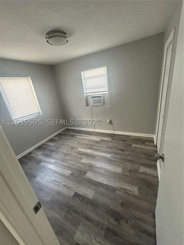 161 Nw 15th St #3 - Photo 6 of 23