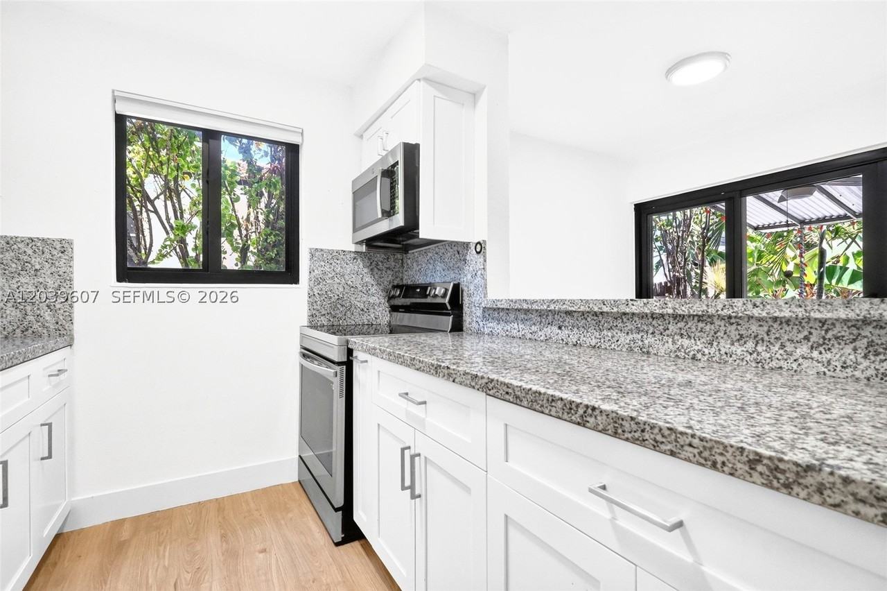 3522 Sw 25th St #3522 - Photo 5 of 49