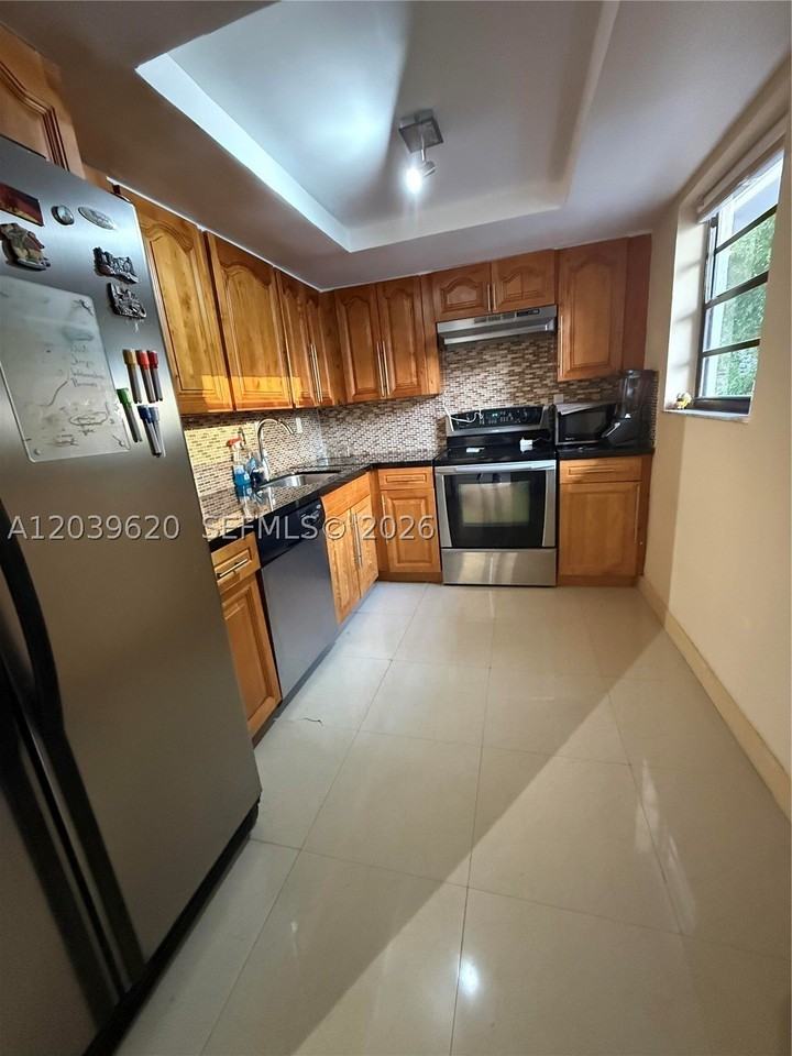 833 West Ave #204 - Photo 4 of 8