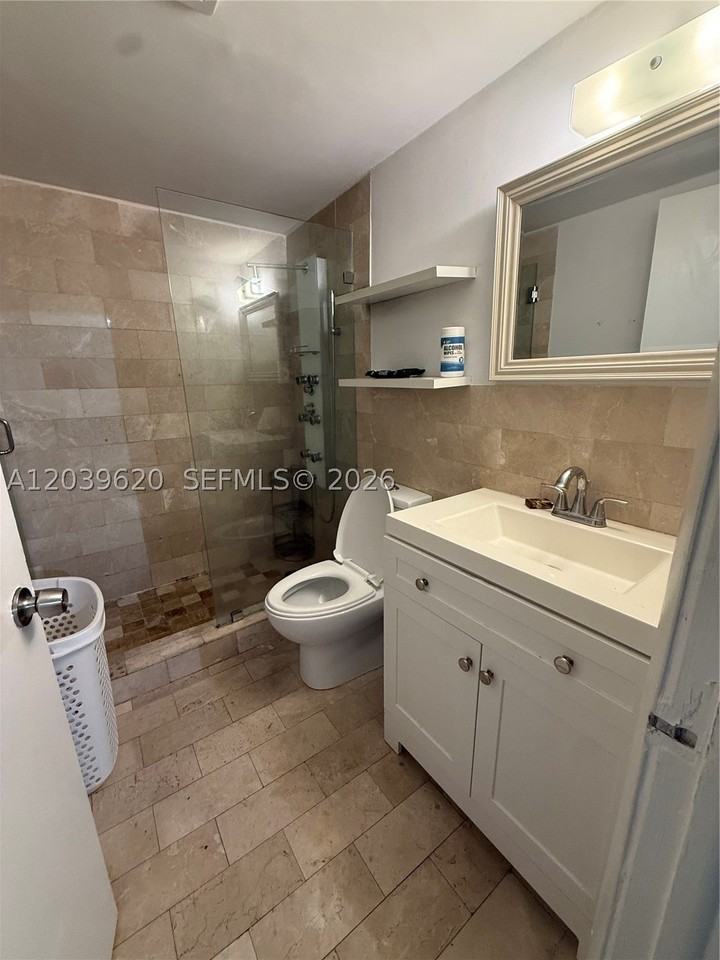 833 West Ave #204 - Photo 6 of 8