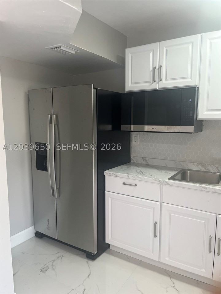 5909 Sw 36th Ct #14 - Photo 3 of 24