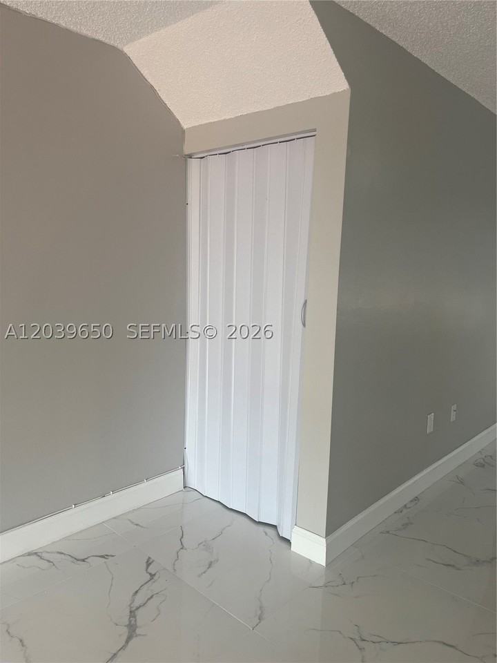 5909 Sw 36th Ct #14 - Photo 7 of 24