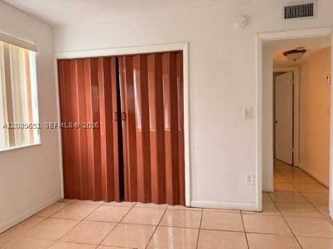2400 Nw 22nd Ct #3 - Photo 4 of 14