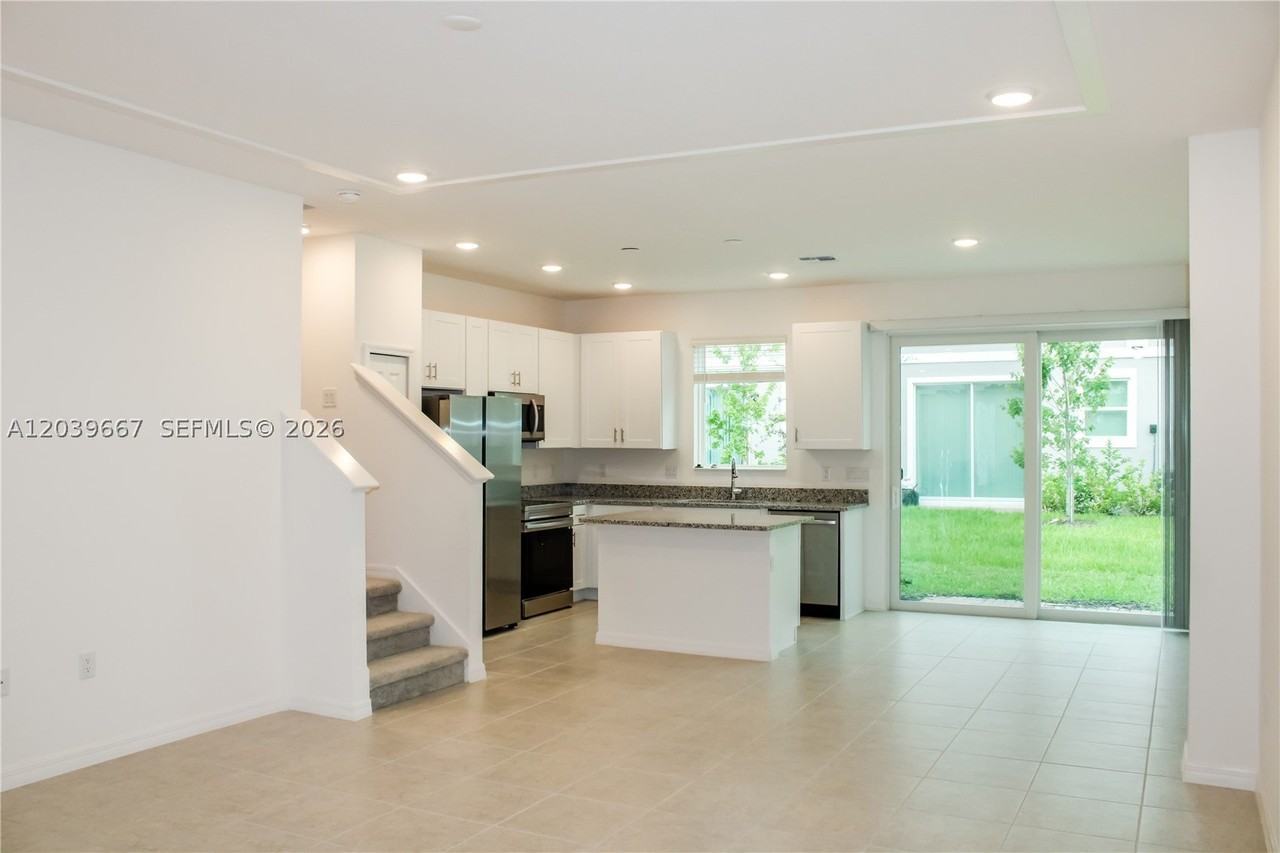 34218 Cinder Way #34218 - Photo 3 of 40